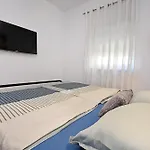 Istra Adria דירה *
